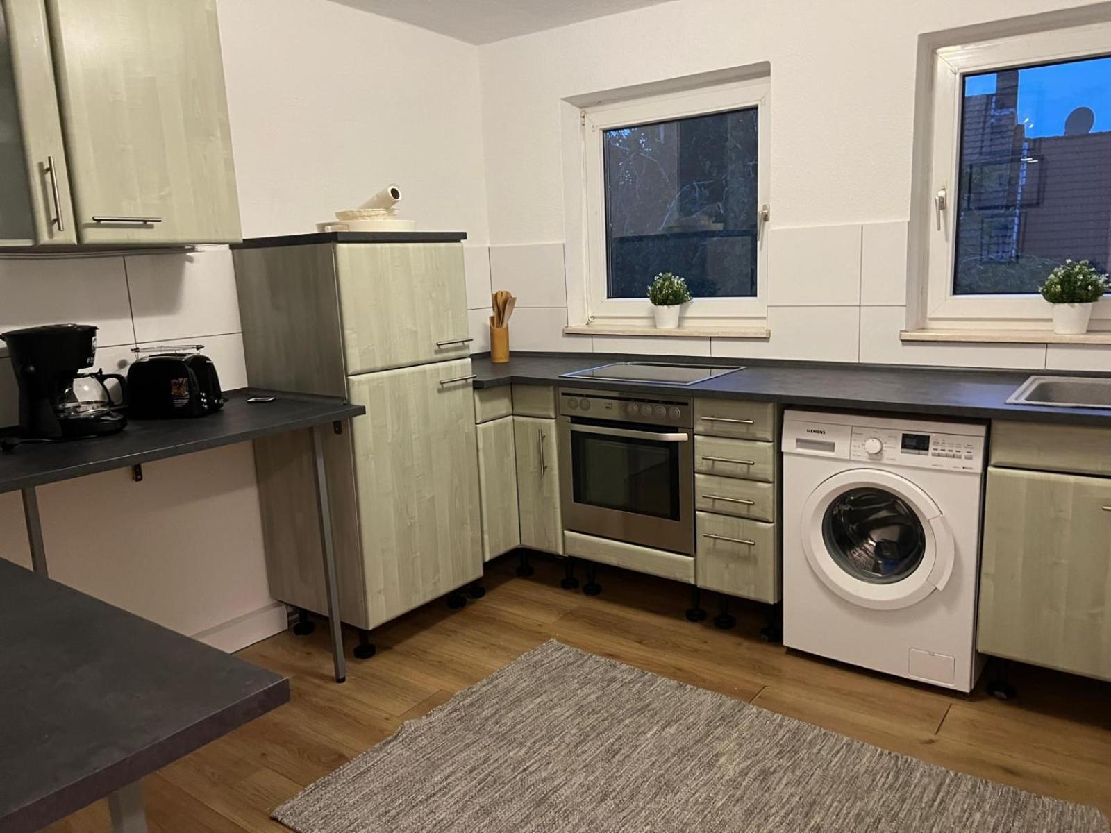 Schoene Und Sehr Zentrale Wohnung Im Herzen Von เกลเซนเคียร์เคน ภายนอก รูปภาพ