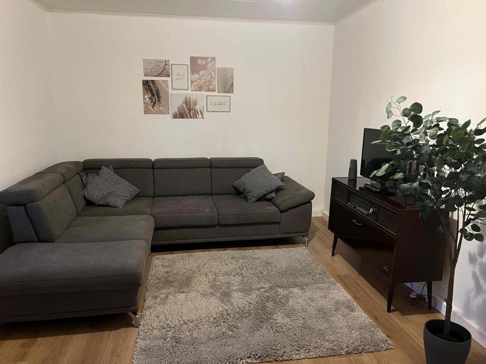 Schoene Und Sehr Zentrale Wohnung Im Herzen Von เกลเซนเคียร์เคน ภายนอก รูปภาพ